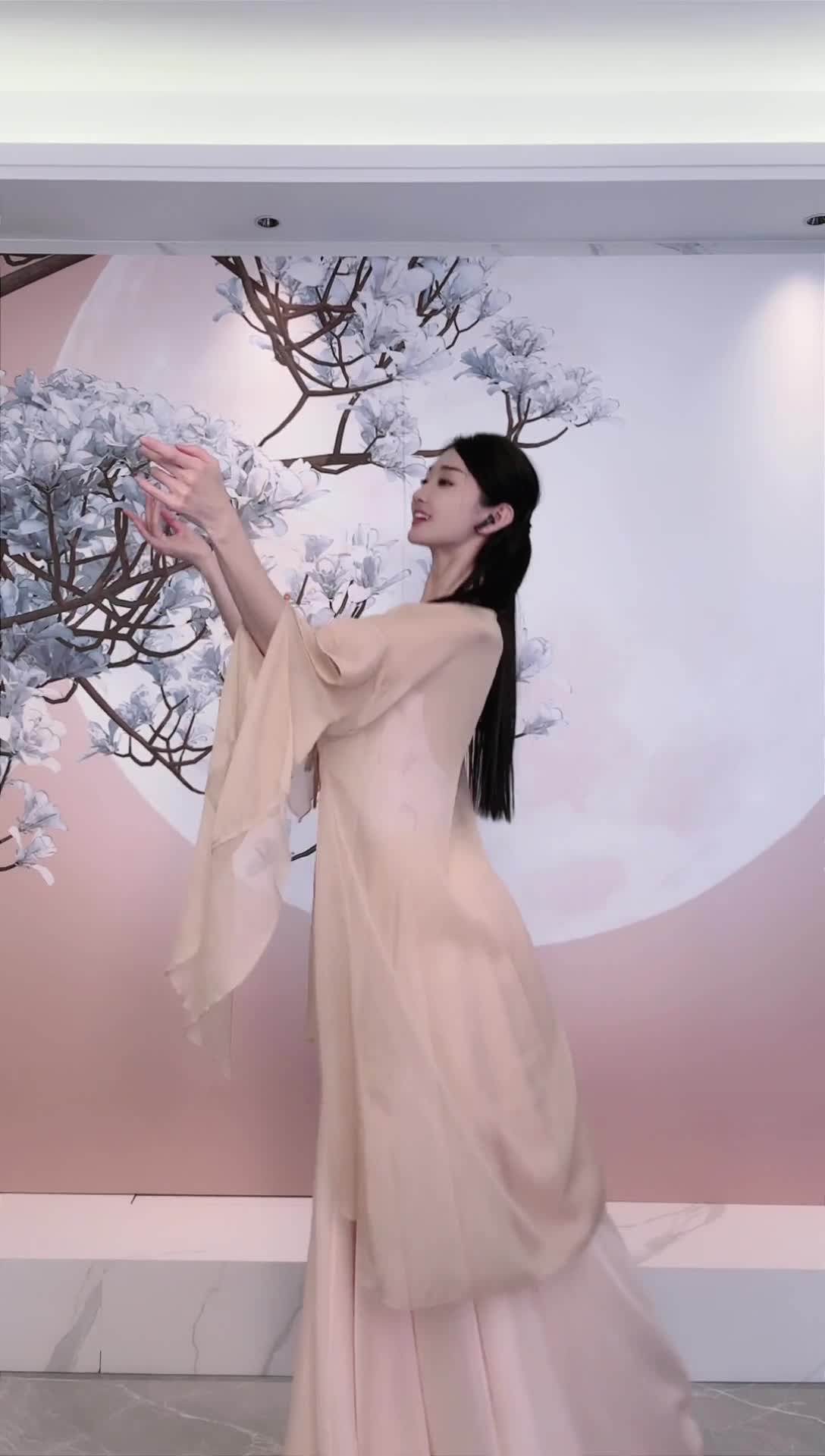 #中国舞_莹莹 #抖音 #舞蹈 #中国舞 @ikan_live 2024-09-19
