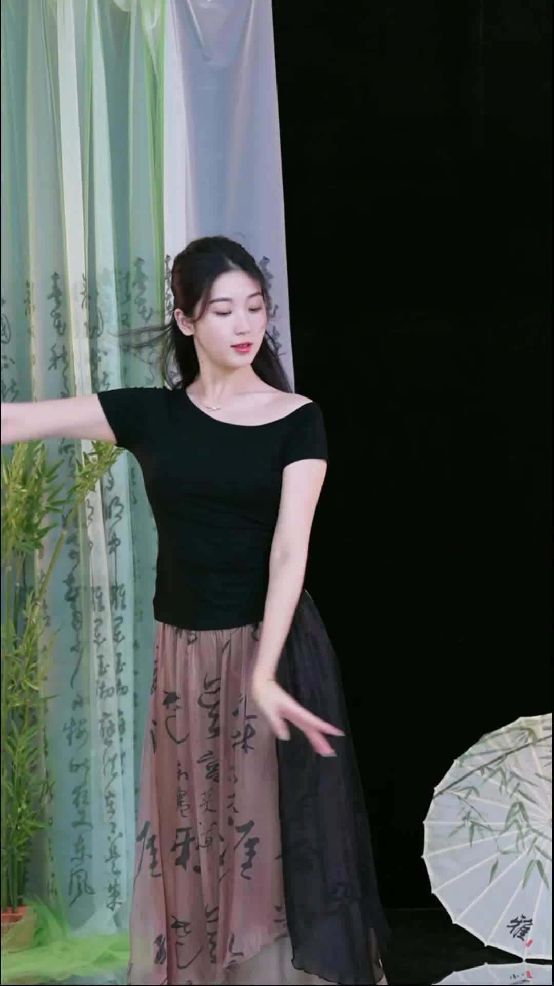 #徐婉婷 #抖音 #舞蹈 #中国舞 @ikan_live 2024-09-24