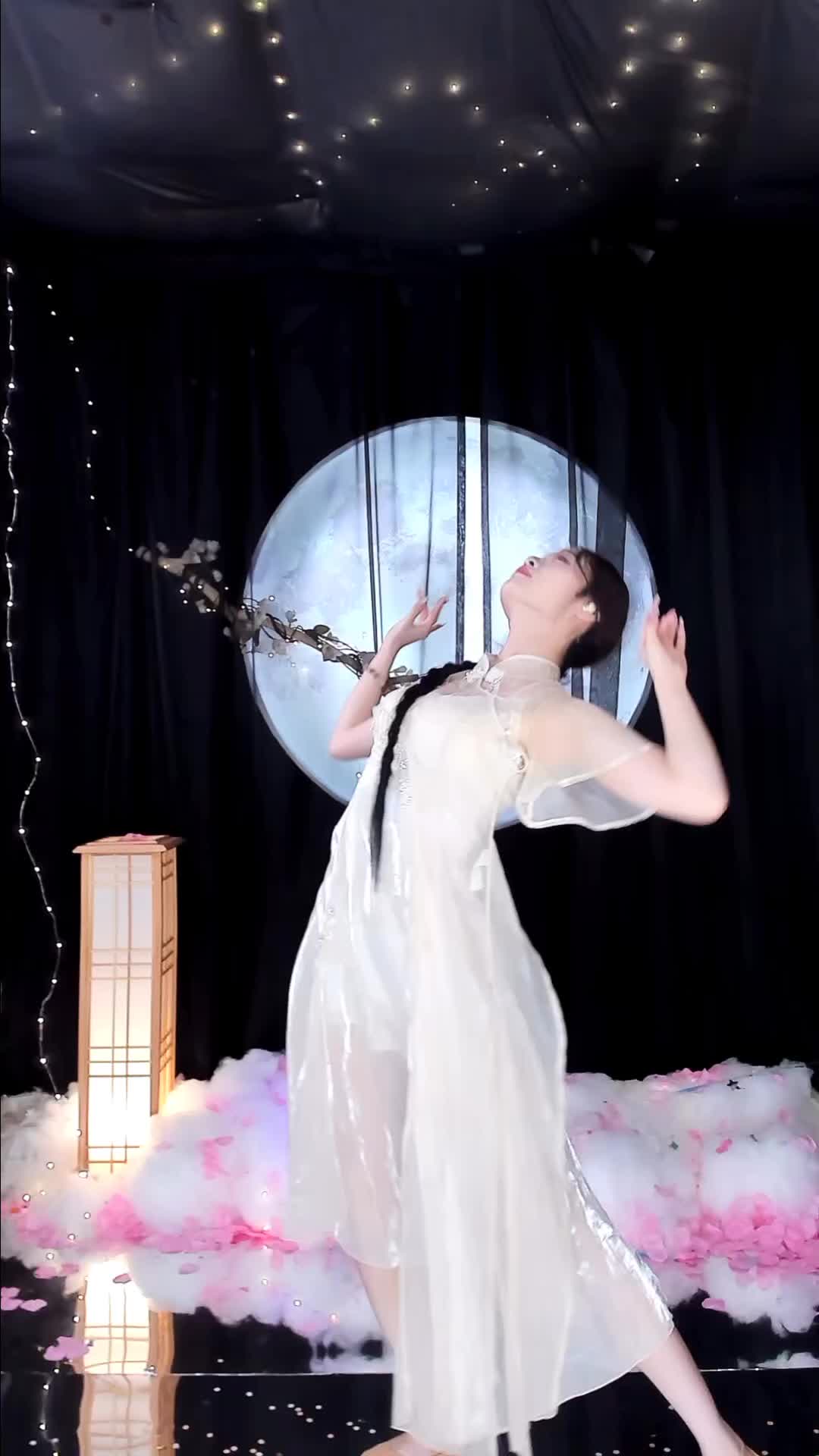 #雪衣容 #抖音 #舞蹈 #中国舞 @ikan_live 2024-09-19