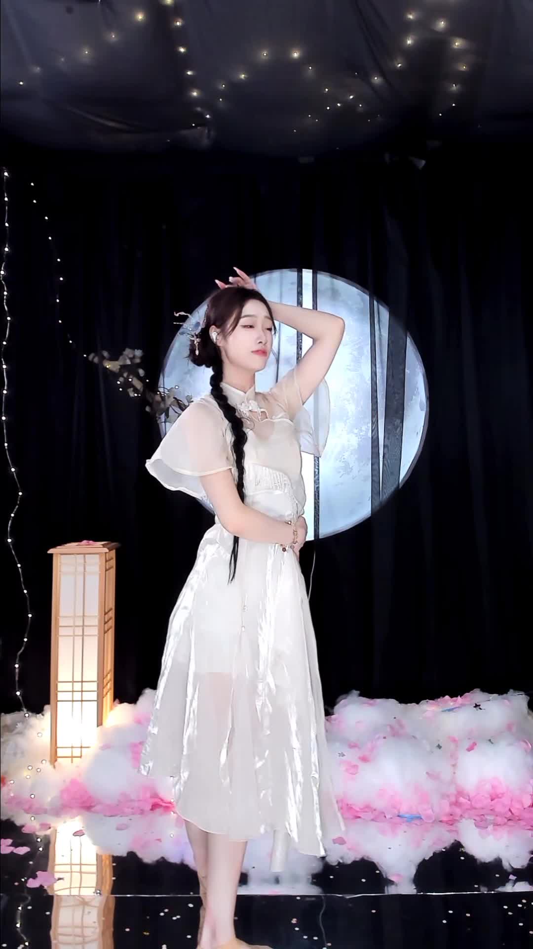 #雪衣容 #抖音 #舞蹈 #中国舞 @ikan_live 2024-09-19