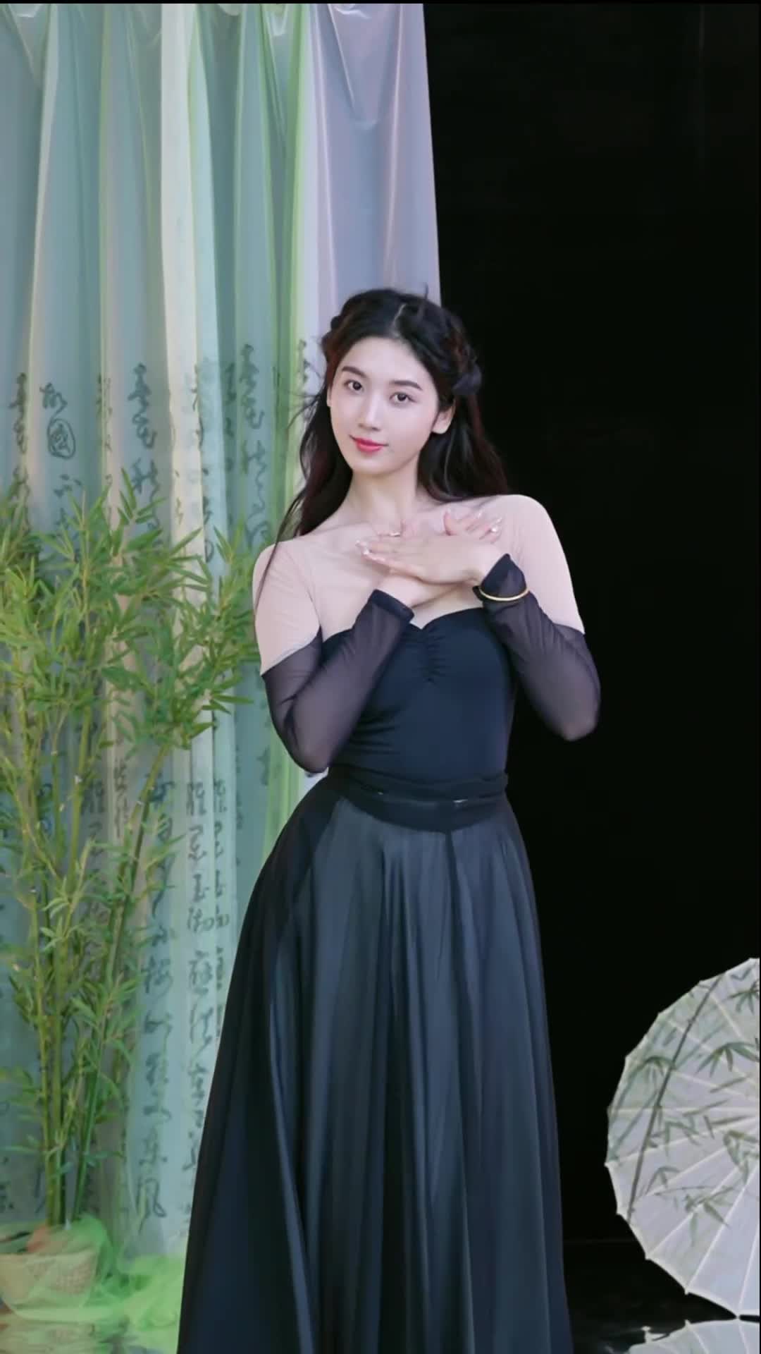 #徐婉婷 #抖音 #舞蹈 #中国舞 @ikan_live 2024-09-19