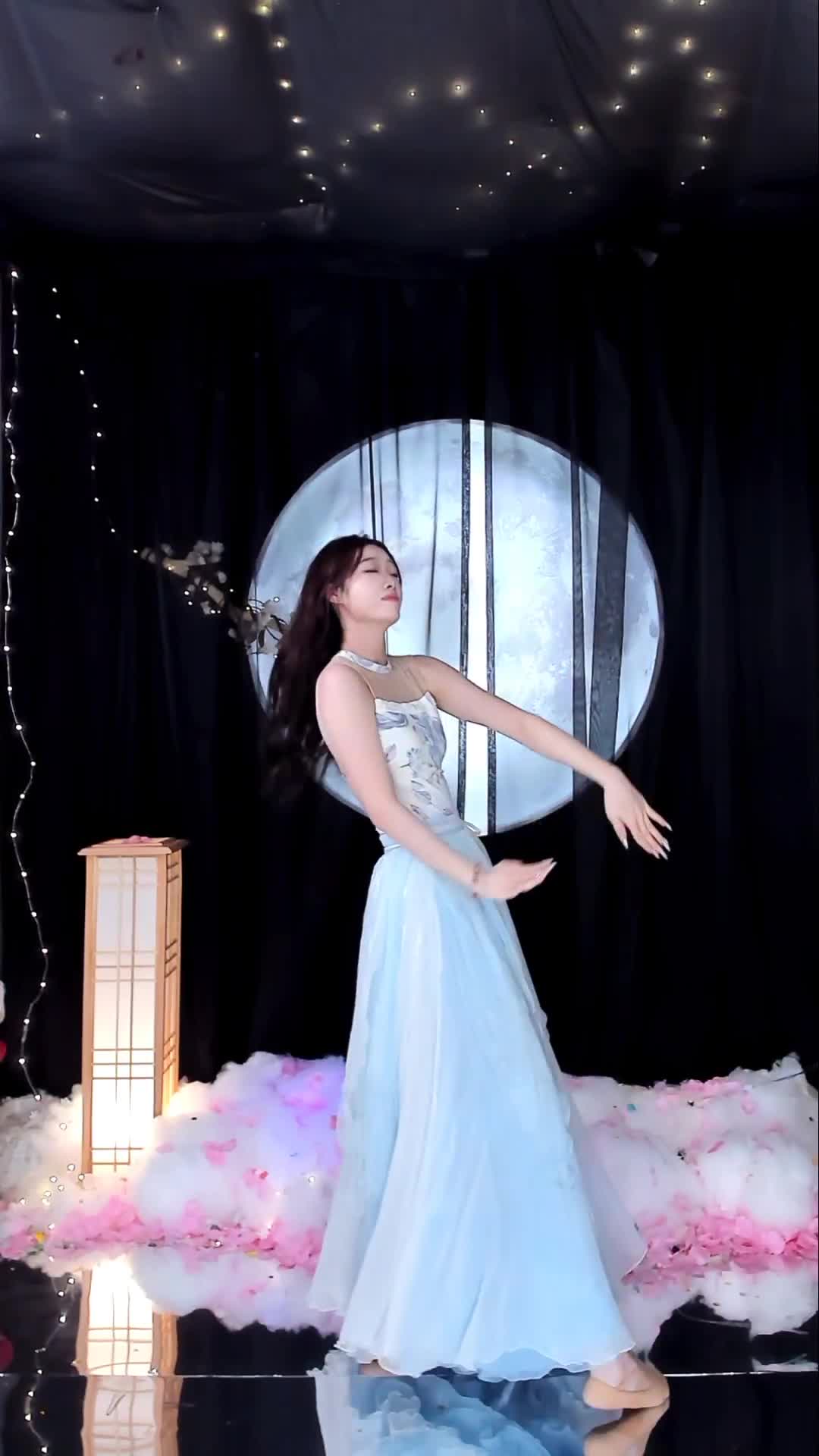 #雪衣容 #抖音 #舞蹈 #中国舞 @ikan_live 2024-09-24