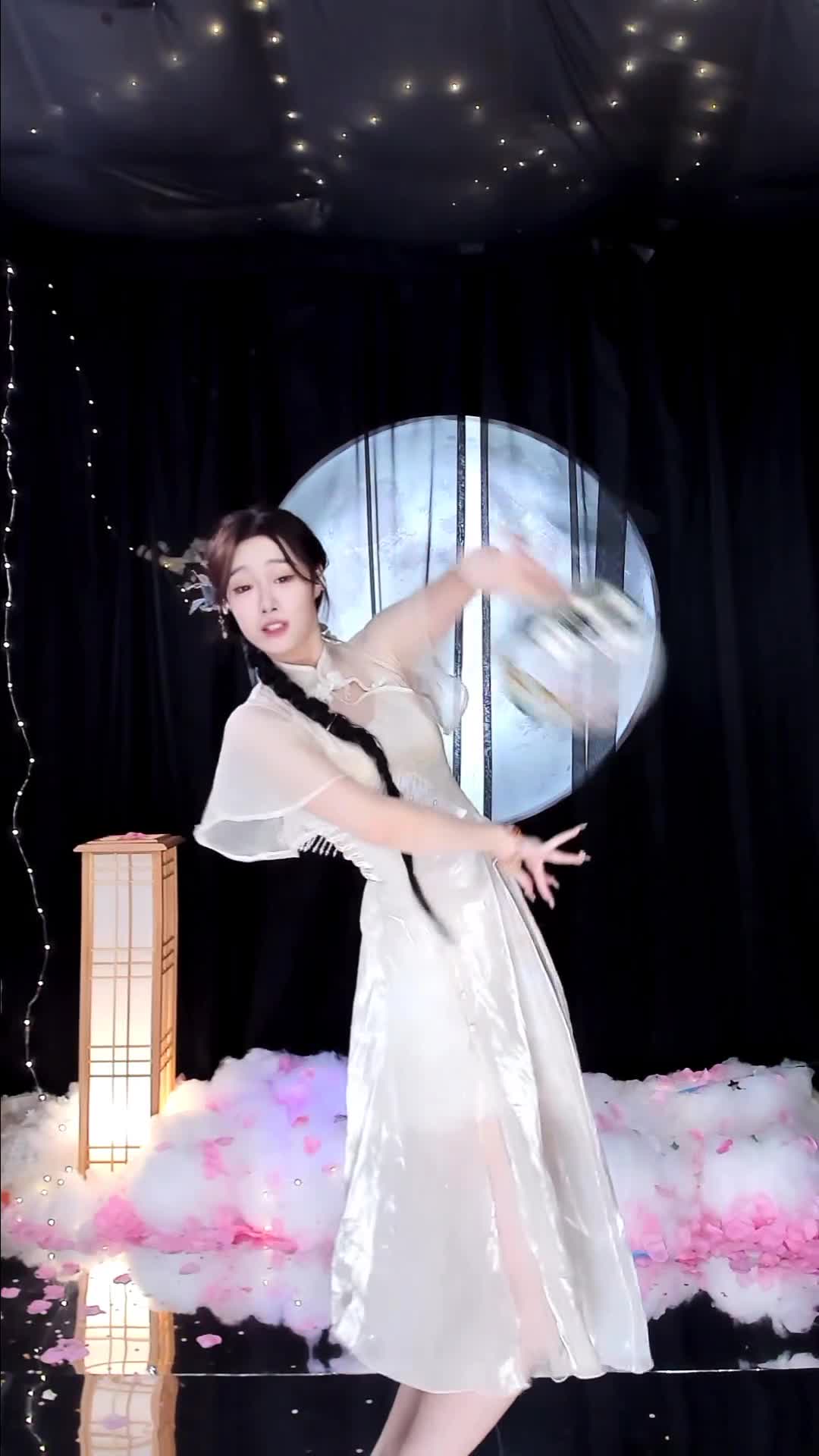 #雪衣容 #抖音 #舞蹈 #中国舞 @ikan_live 2024-09-20