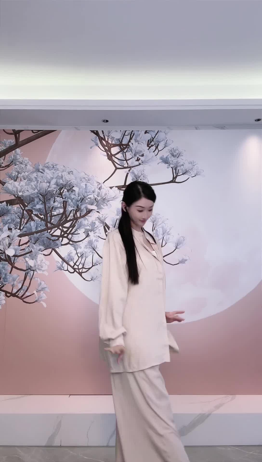#中国舞_莹莹 #抖音 #舞蹈 #中国舞 @ikan_live 2024-09-20