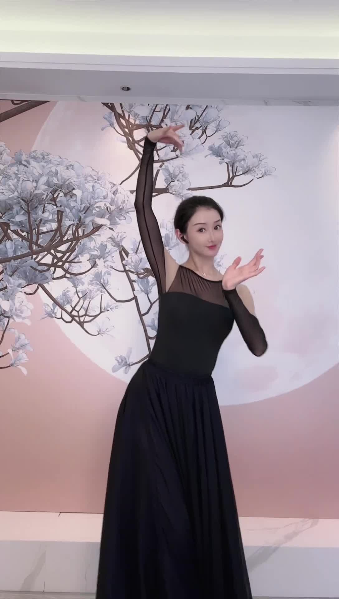 #中国舞_莹莹 #抖音 #舞蹈 #中国舞 @ikan_live 2024-09-25