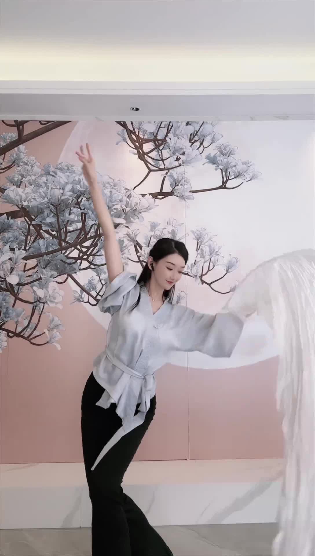 #中国舞_莹莹 #抖音 #舞蹈 #中国舞 @ikan_live 2024-09-22
