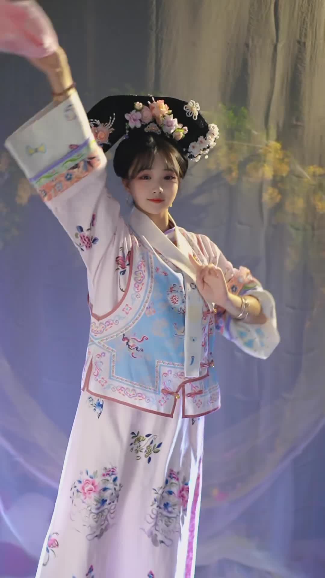 #馨馨baby #抖音 #舞蹈 #中国舞 @ikan_live 2024-10-15