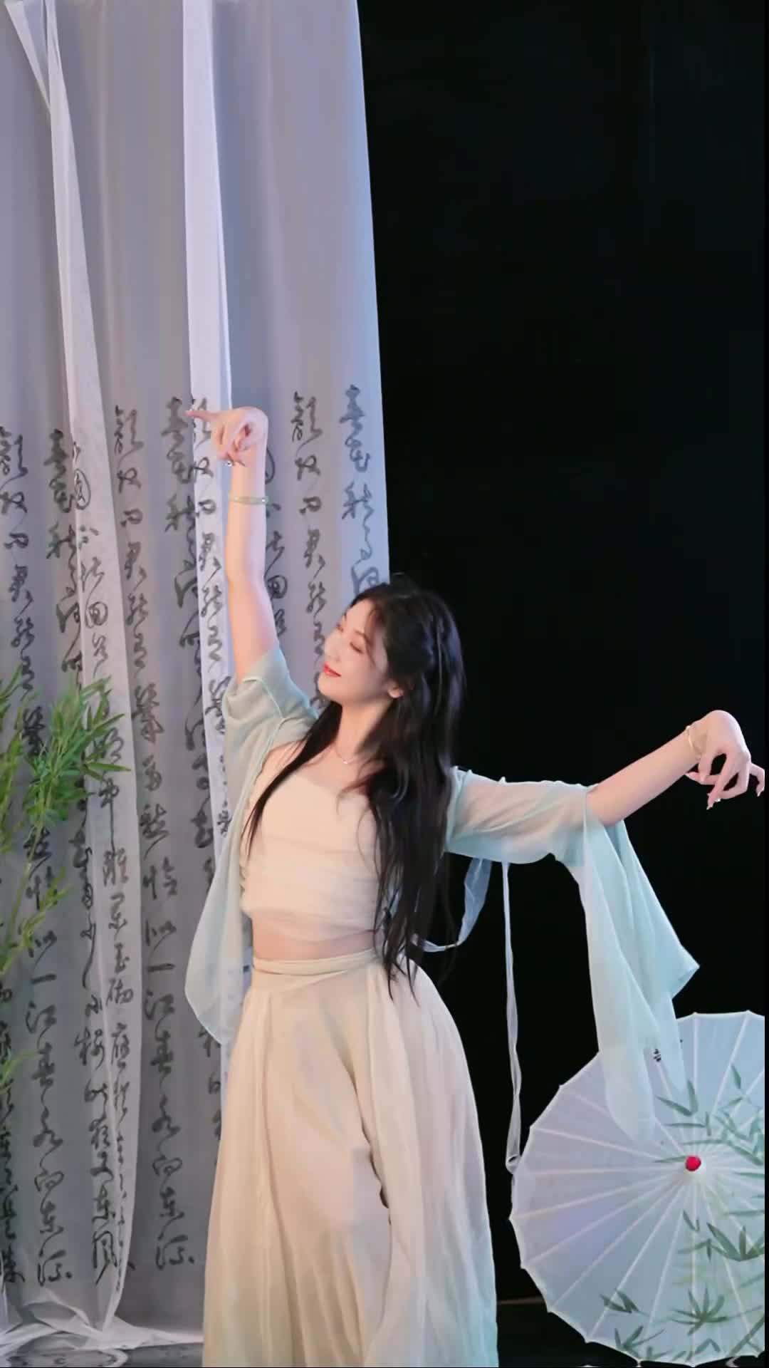 #徐婉婷 #抖音 #舞蹈 #中国舞 @ikan_live 2024-10-15