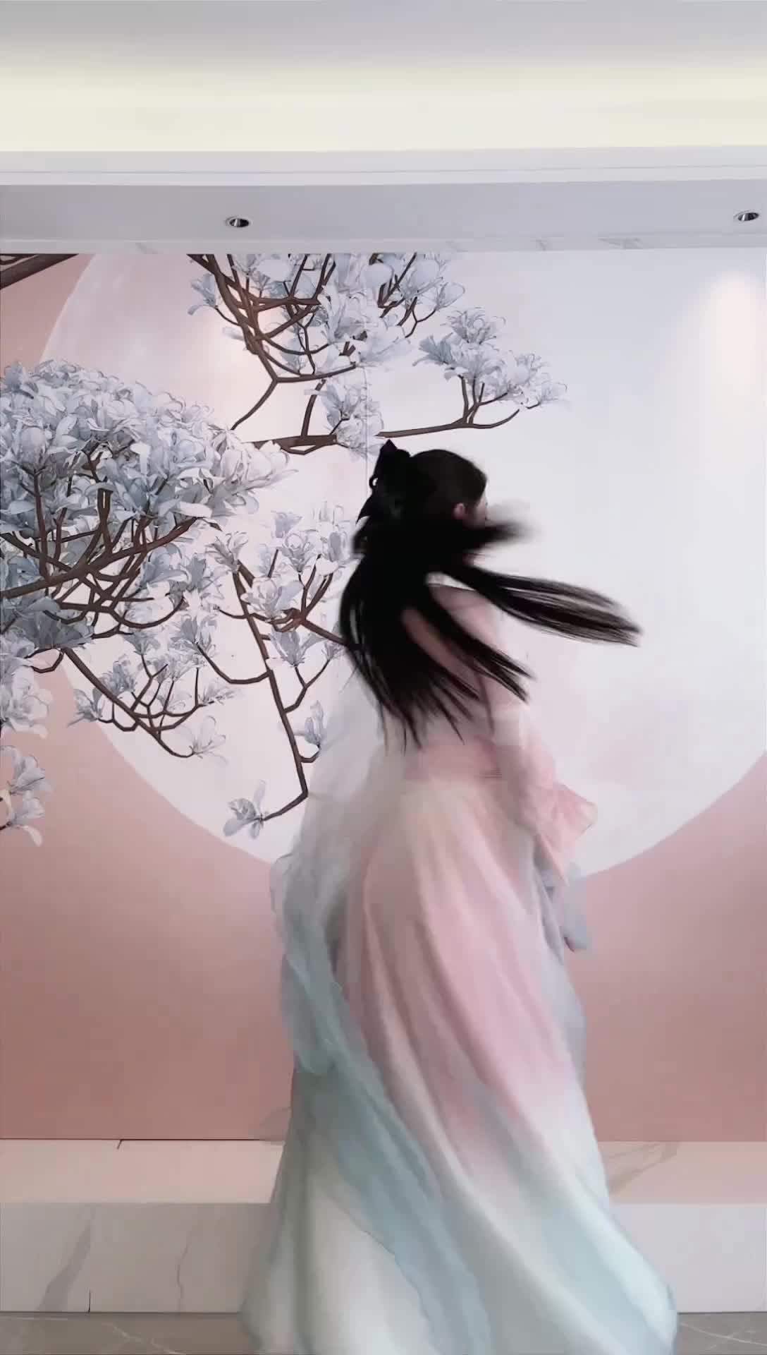 #中国舞_莹莹 #抖音 #舞蹈 #中国舞 @ikan_live 2024-10-14