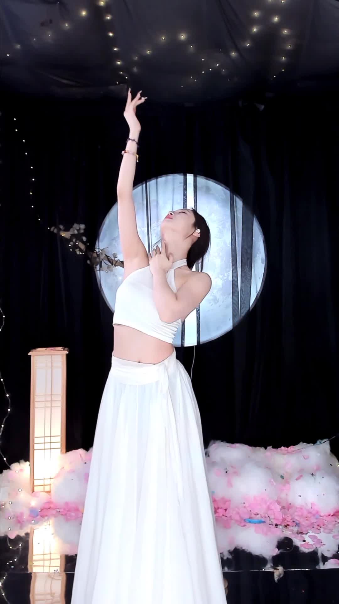 #雪衣容 #抖音 #舞蹈 #中国舞 @ikan_live 2024-10-10