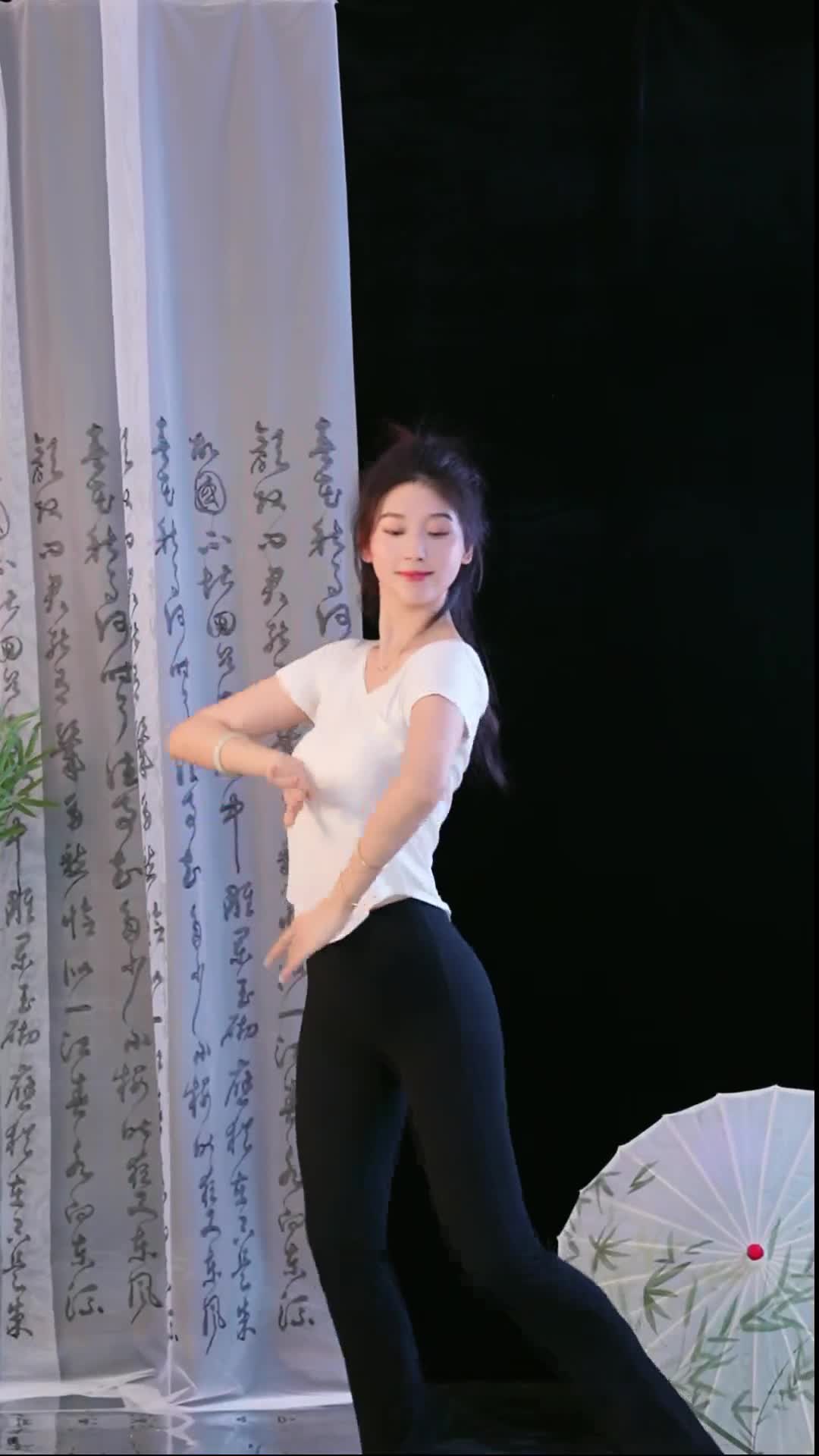 #徐婉婷 #抖音 #舞蹈 #中国舞 @ikan_live 2024-10-18