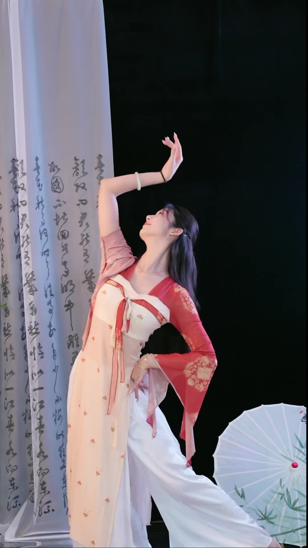 #徐婉婷 #抖音 #舞蹈 #中国舞 @ikan_live 2024-10-16