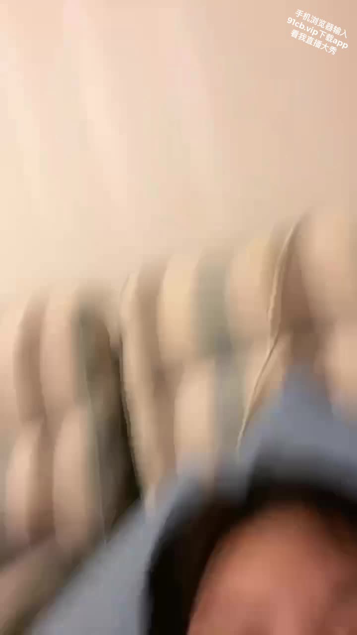这小胖妞长得真带劲