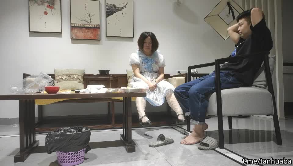 调教坦克母狗肛塞爬行好好玩弄
