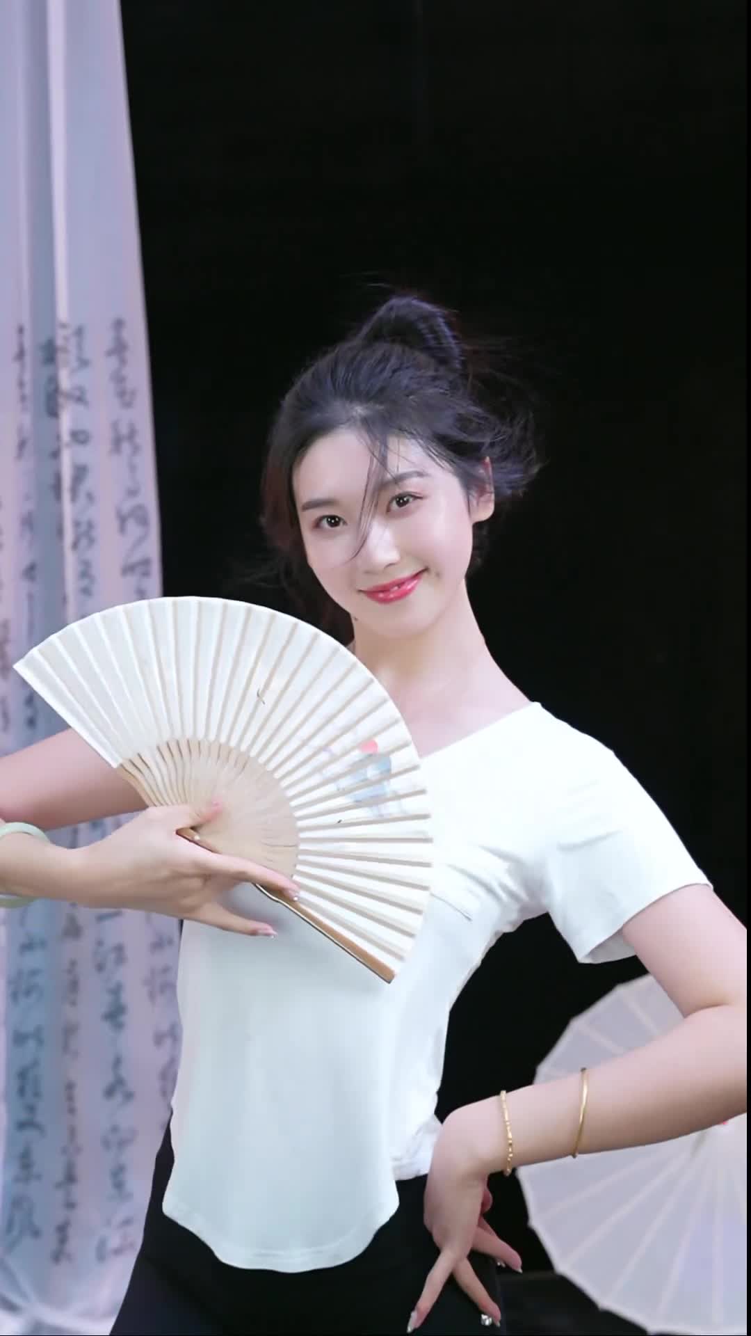 #徐婉婷 #抖音 #舞蹈 #中国舞 @ikan_live 2024-10-12