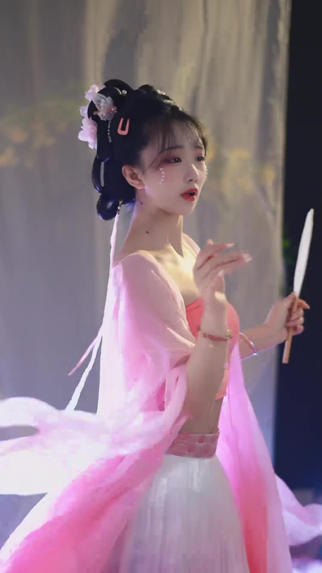 #馨馨baby #抖音 #舞蹈 #中国舞 @ikan_live 2024-10-10