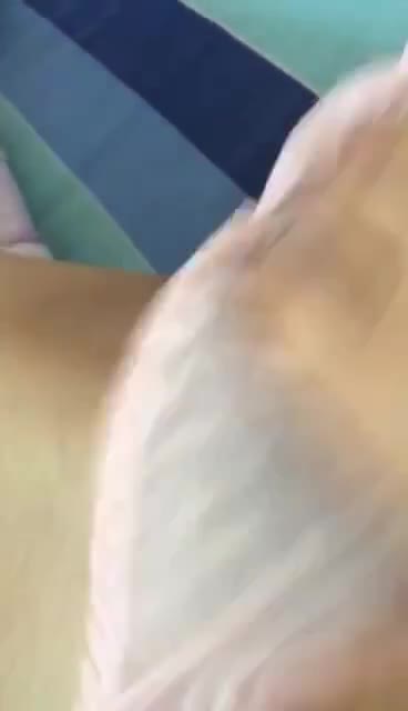 大奶坦克妹宅家自慰，逼好粉