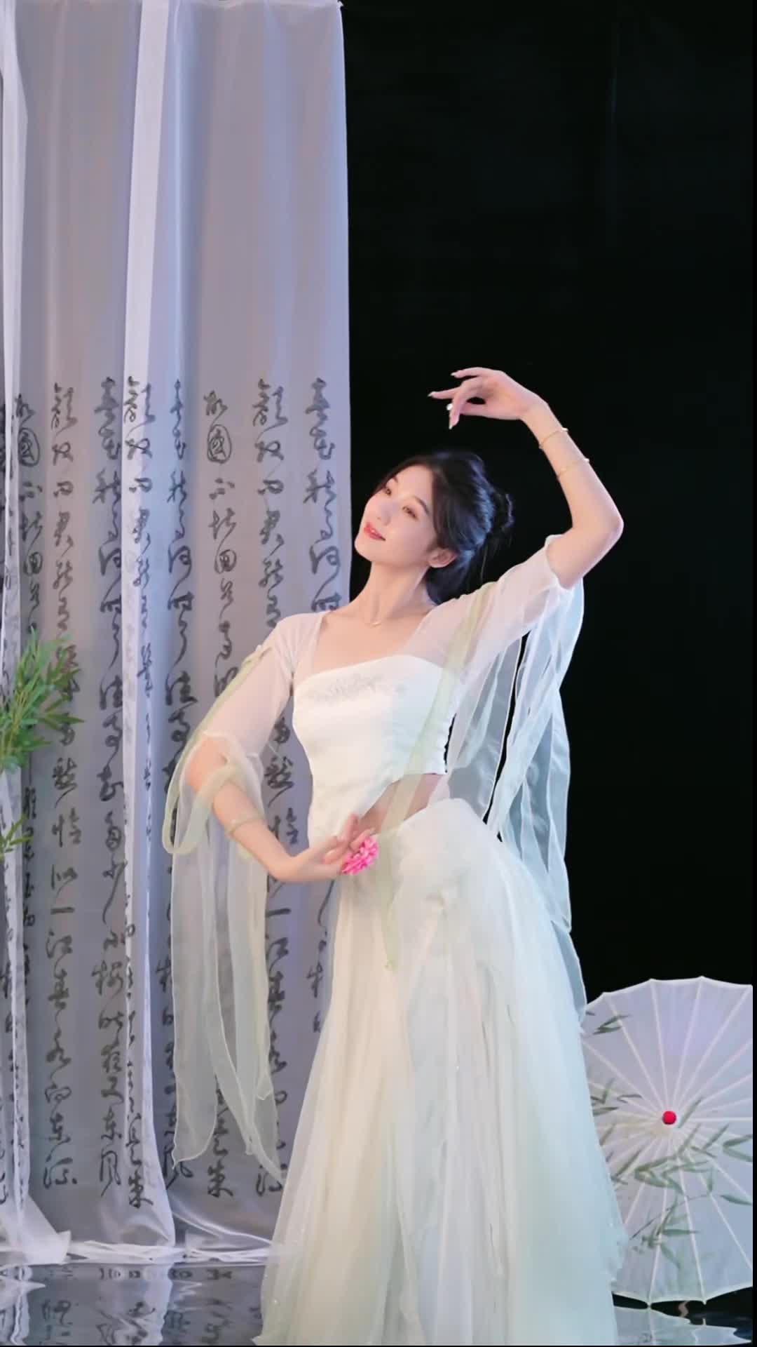 #徐婉婷 #抖音 #舞蹈 #中国舞 @ikan_live 2024-10-17