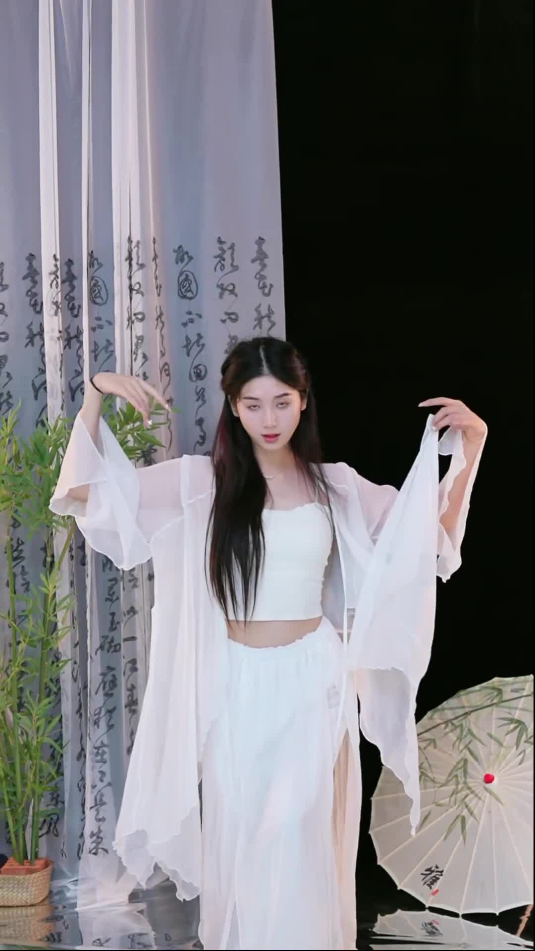 #徐婉婷 #抖音 #舞蹈 #中国舞 @ikan_live 2024-09-26