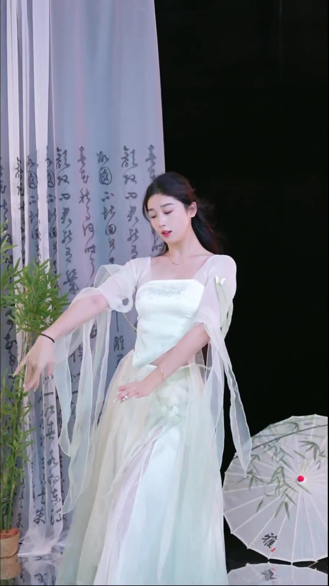 #徐婉婷 #抖音 #舞蹈 #中国舞 @ikan_live 2024-09-28