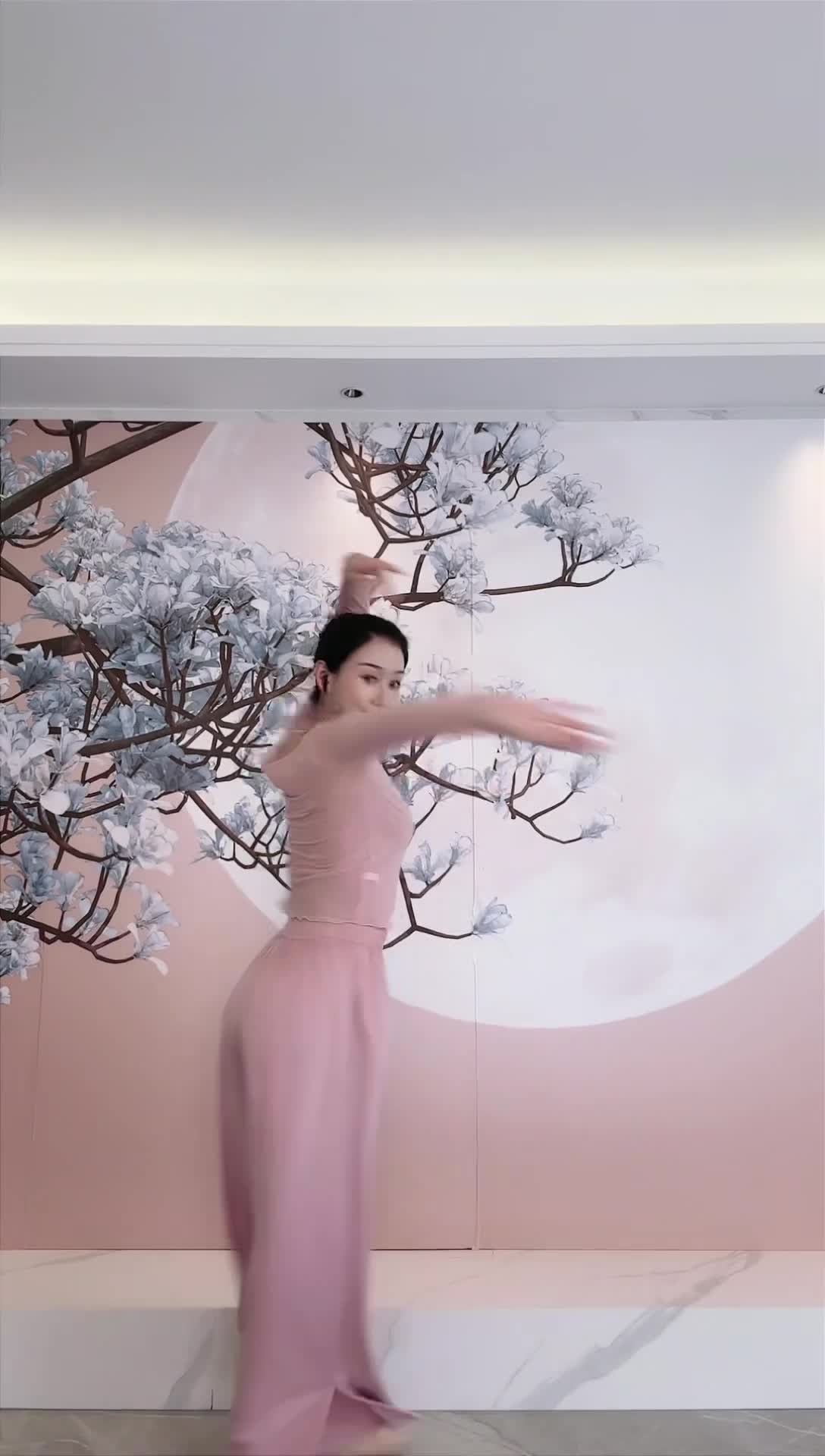 #中国舞_莹莹 #抖音 #舞蹈 #中国舞 @ikan_live 2024-09-26