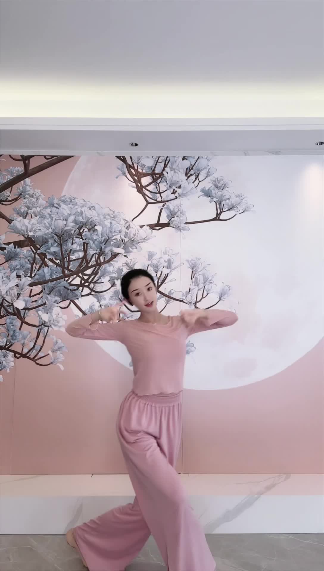 #中国舞_莹莹 #抖音 #舞蹈 #中国舞 @ikan_live 2024-09-26