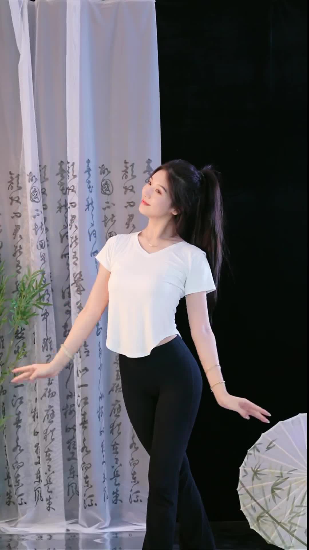 #徐婉婷 #抖音 #舞蹈 #中国舞 @ikan_live 2024-10-18