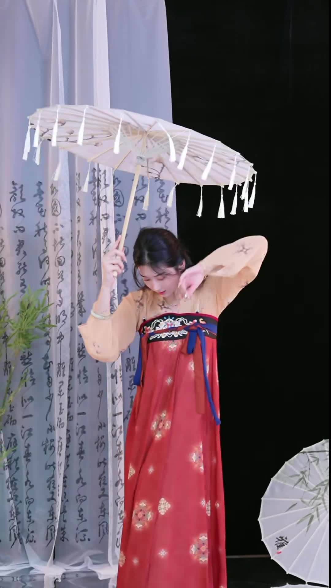 #徐婉婷 #抖音 #舞蹈 #中国舞 @ikan_live 2024-10-09
