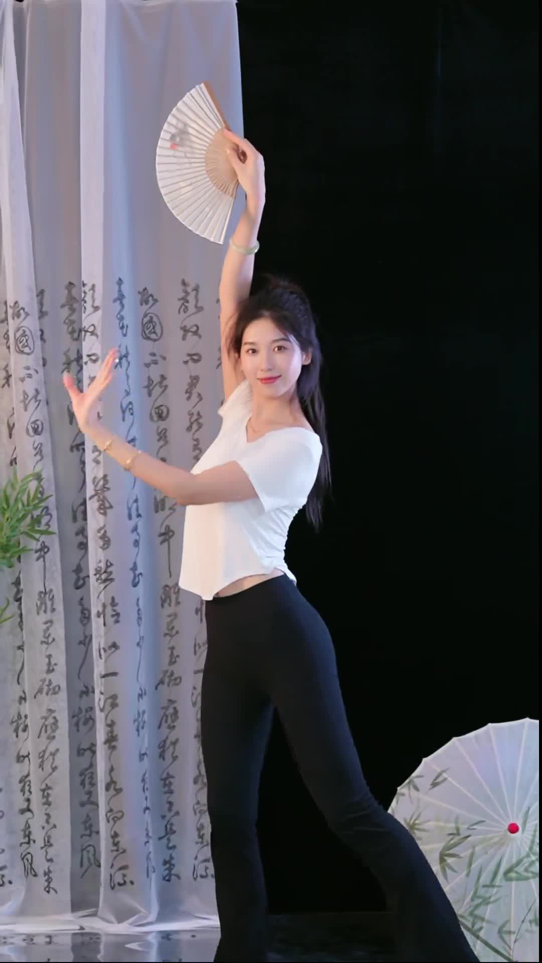 #徐婉婷 #抖音 #舞蹈 #中国舞 @ikan_live 2024-10-18