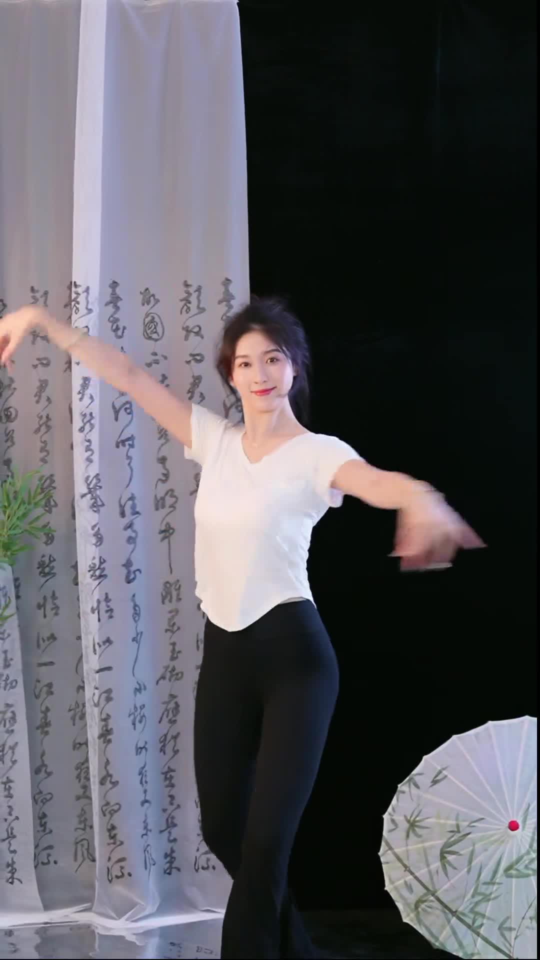 #徐婉婷 #抖音 #舞蹈 #中国舞 @ikan_live 2024-10-18