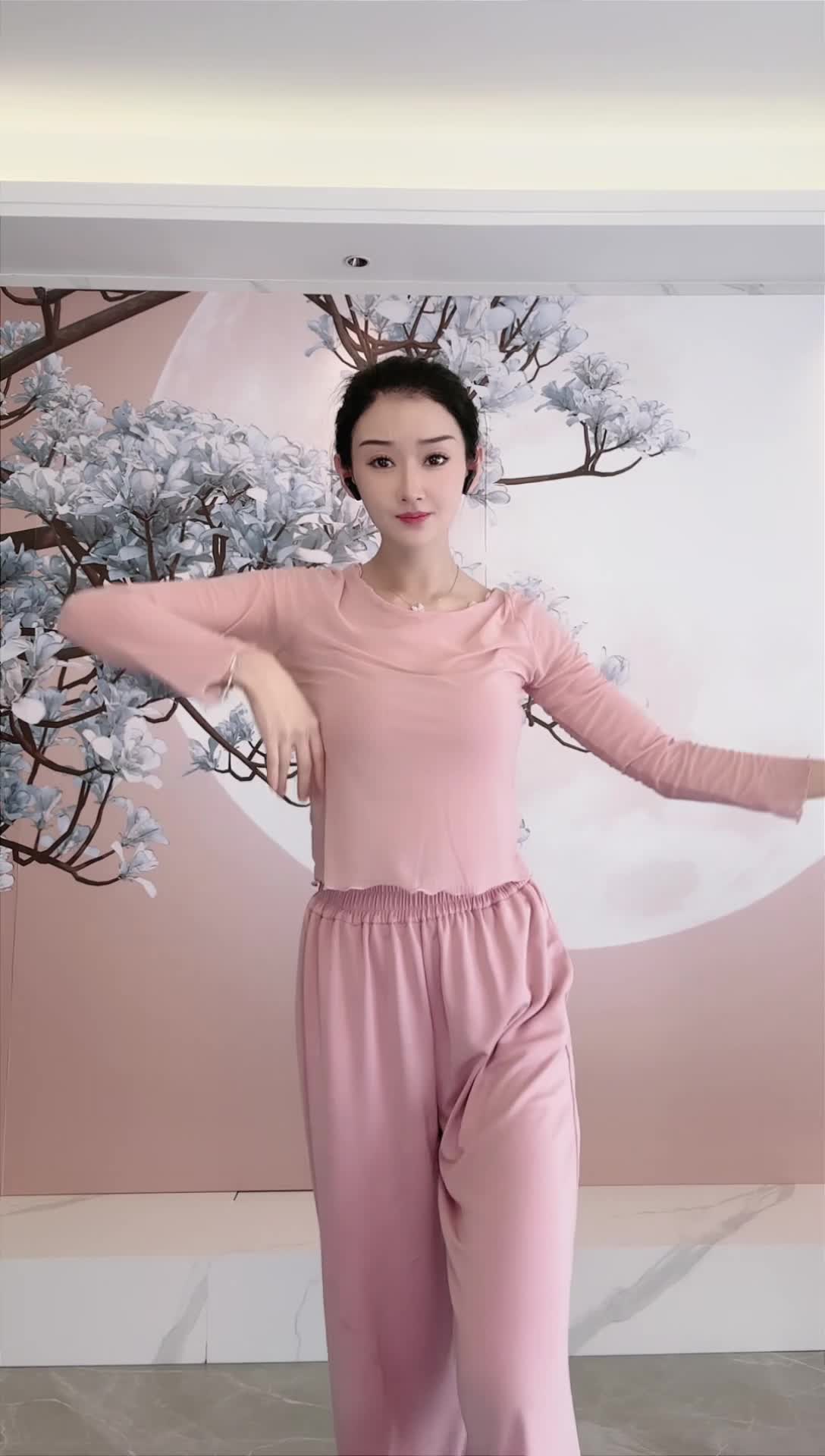 #中国舞_莹莹 #抖音 #舞蹈 #中国舞 @ikan_live 2024-09-26