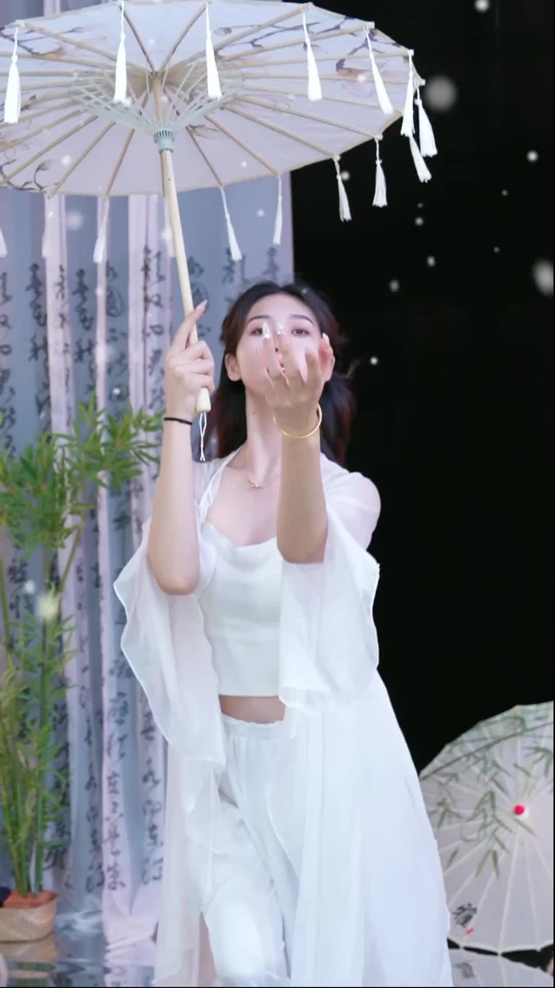 #徐婉婷 #抖音 #舞蹈 #中国舞 @ikan_live 2024-09-26