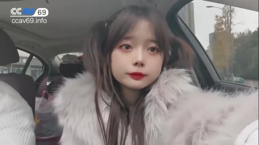 小包子的娃娃脸和微坦身材真的是极品