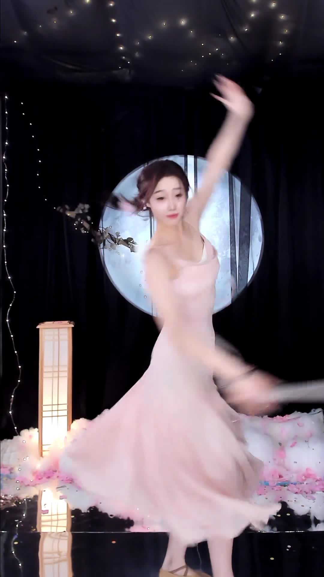 #雪衣容 #抖音 #舞蹈 #中国舞 @ikan_live 2024-10-14