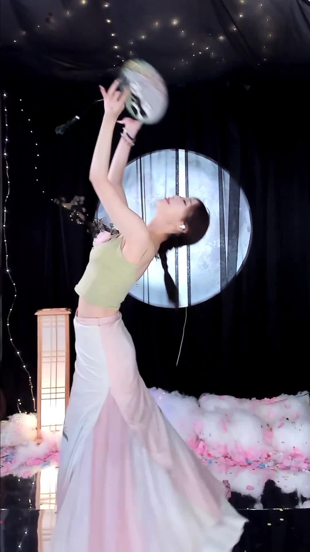 #雪衣容 #抖音 #舞蹈 #中国舞 @ikan_live 2024-10-15