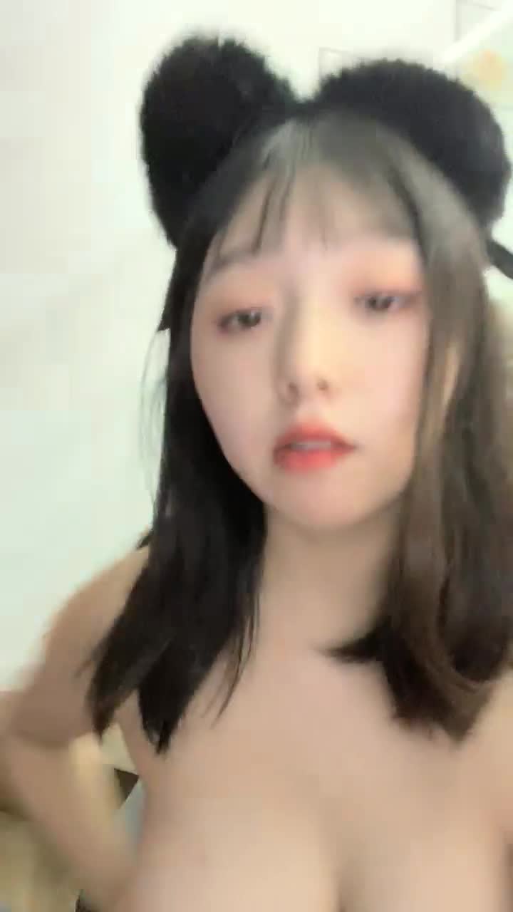 半糖：荷包蛋 大学生童颜巨乳微坦身材清纯妹子下海黄播录屏  这个很多露出的 （30小时已更新）
