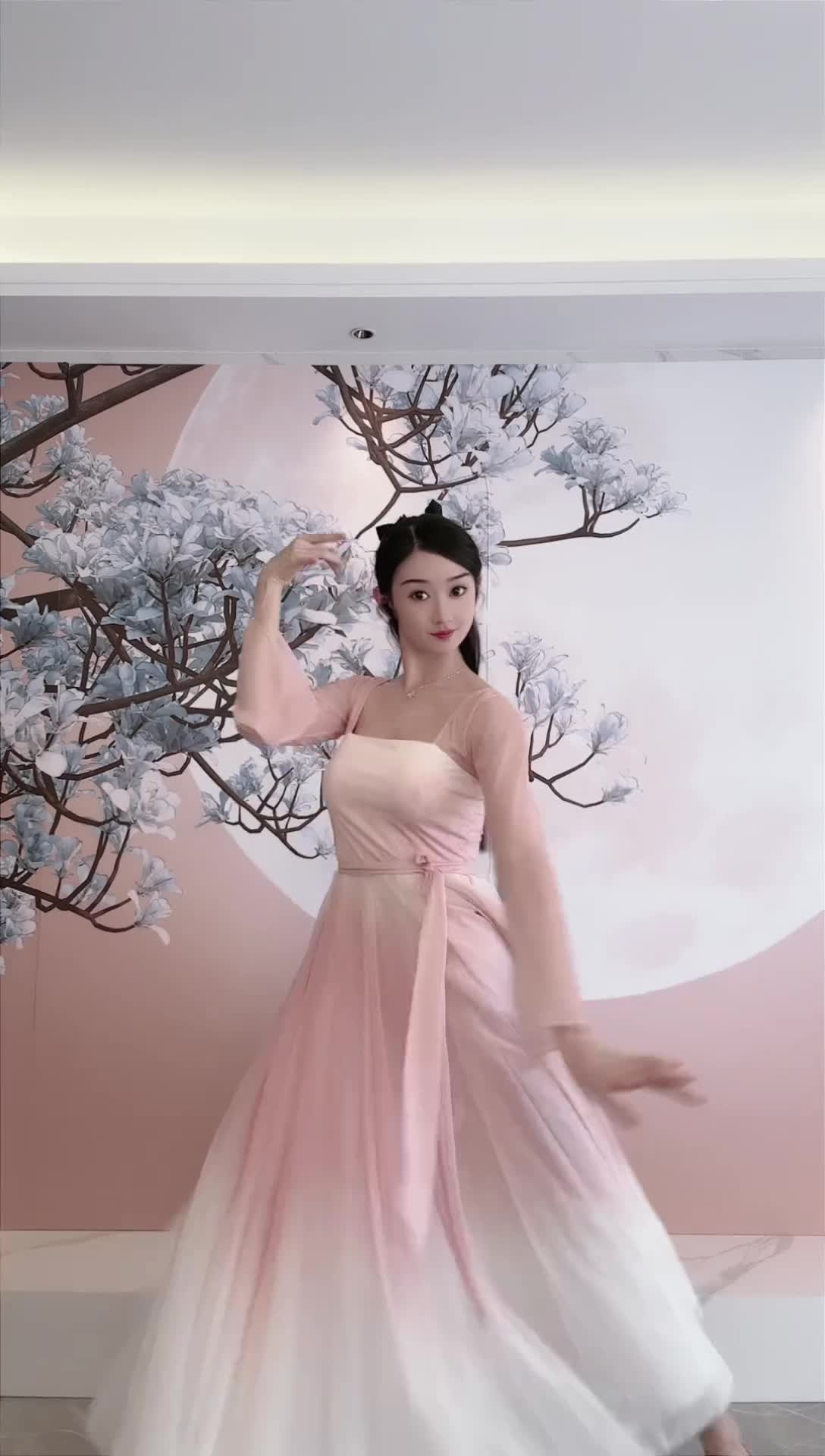 #中国舞_莹莹 #抖音 #舞蹈 #中国舞 @ikan_live 2024-10-14