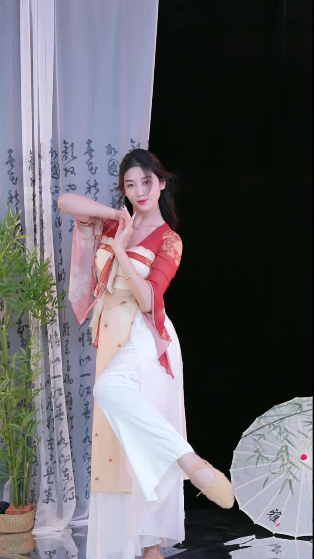 #徐婉婷 #抖音 #舞蹈 #中国舞 @ikan_live 2024-09-28