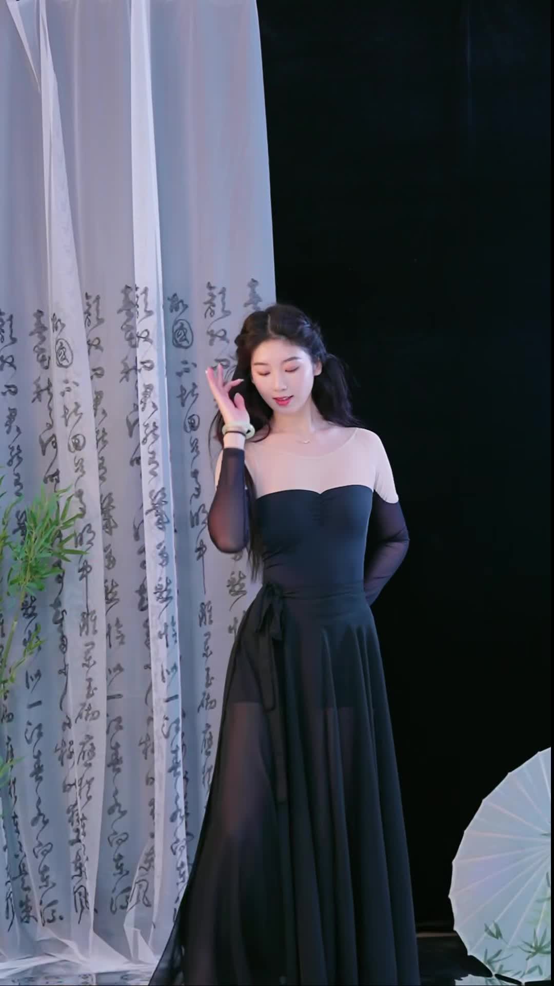 #徐婉婷 #抖音 #舞蹈 #中国舞 @ikan_live 2024-10-15