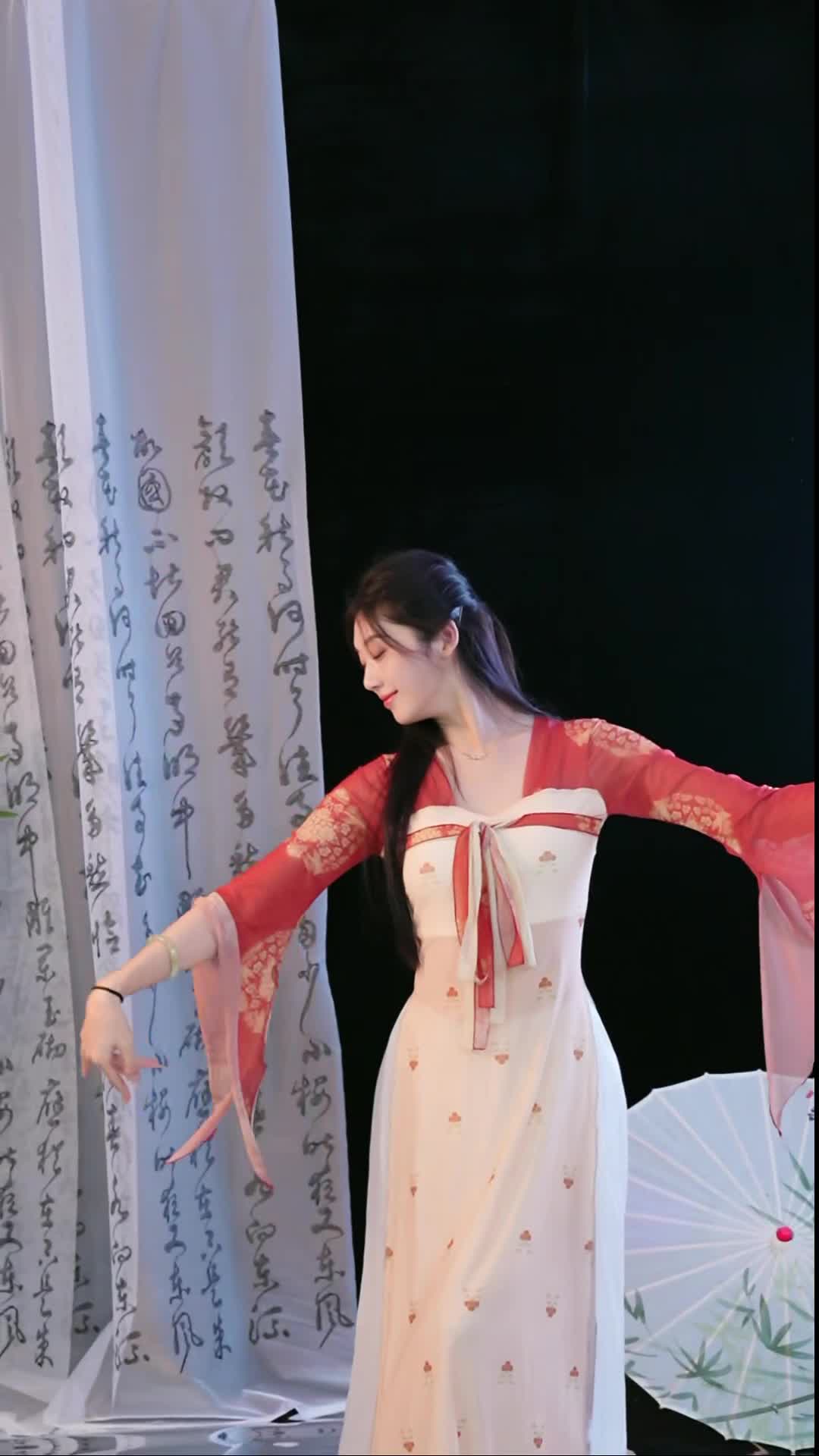 #徐婉婷 #抖音 #舞蹈 #中国舞 @ikan_live 2024-10-16