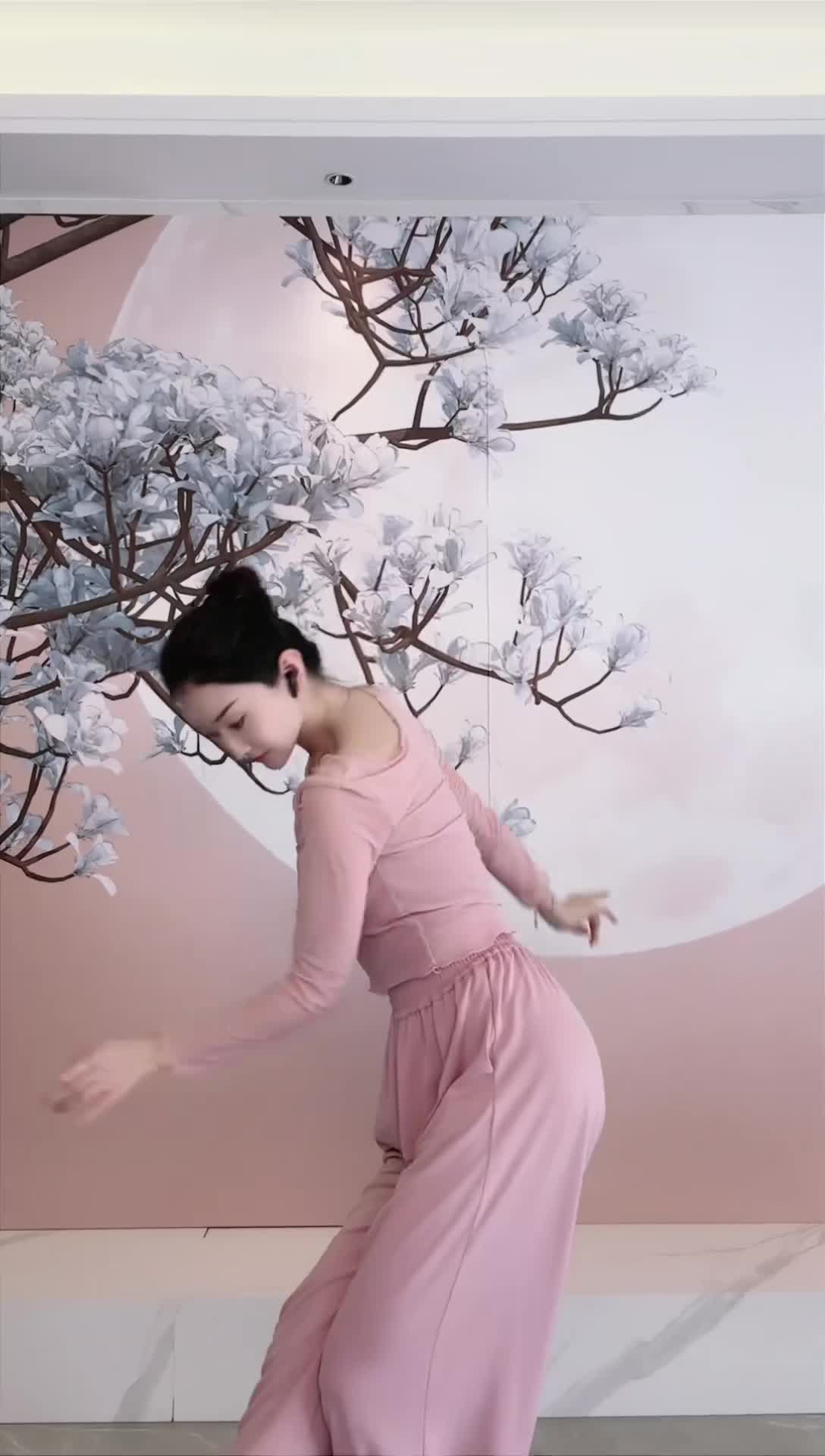 #中国舞_莹莹 #抖音 #舞蹈 #中国舞 @ikan_live 2024-09-26