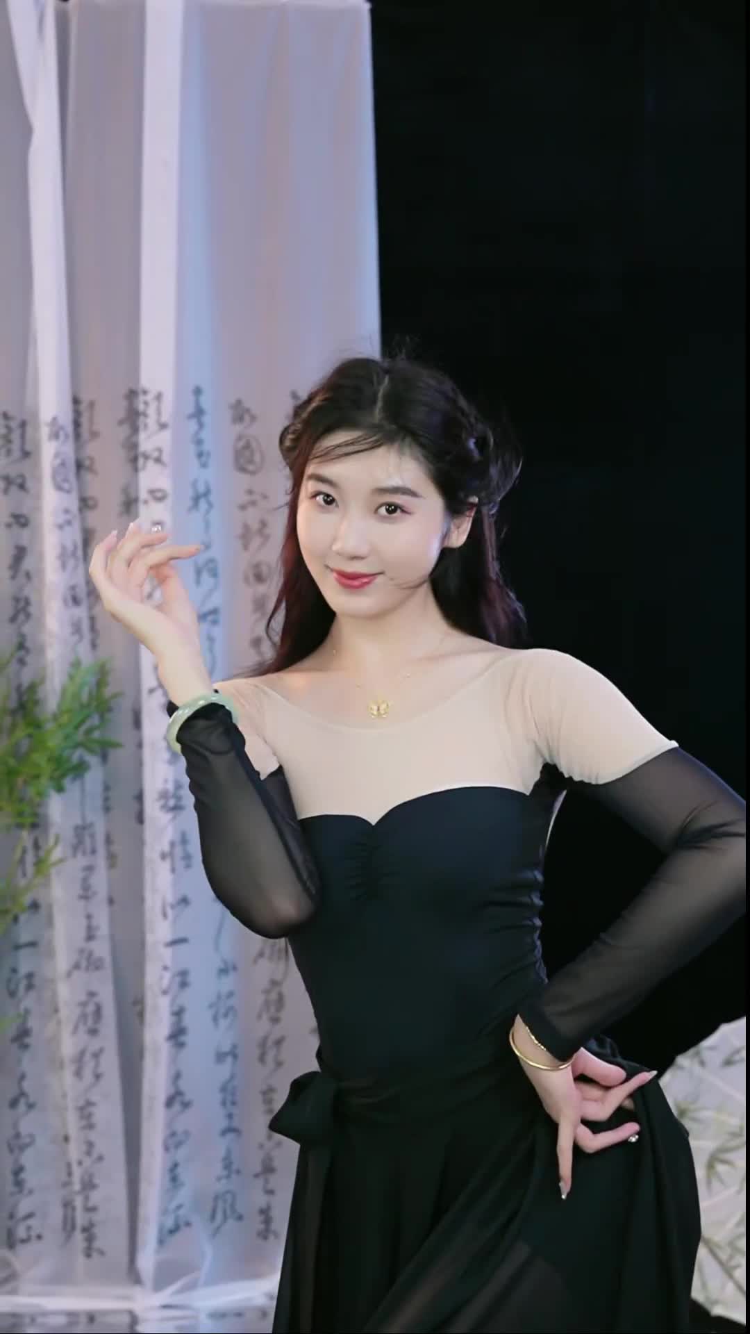 #徐婉婷 #抖音 #舞蹈 #中国舞 @ikan_live 2024-10-25