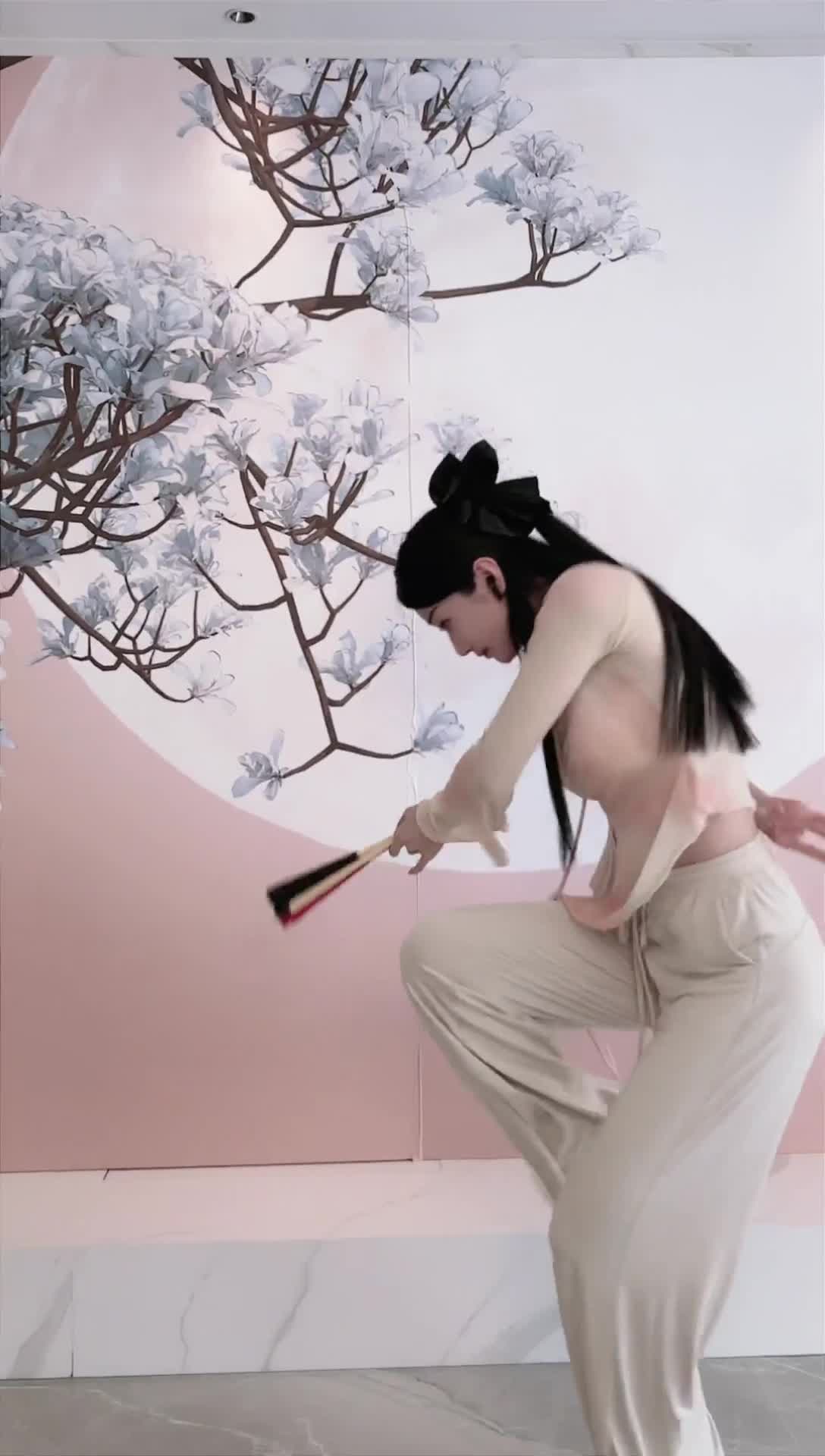 #中国舞_莹莹 #抖音 #舞蹈 #中国舞 @ikan_live 2024-11-02