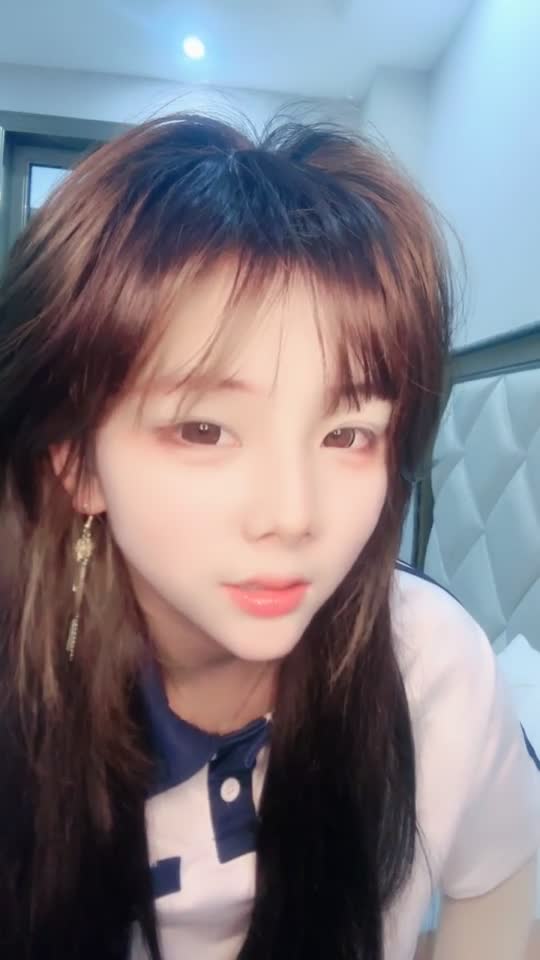 #取越 冷艳叛逆纹身少女主打不听劝 顶尖颜值校花级女神 约土豪啪啪~无套内射！大长腿少女清纯与风骚并存，如玉般的身体酥到骨头里