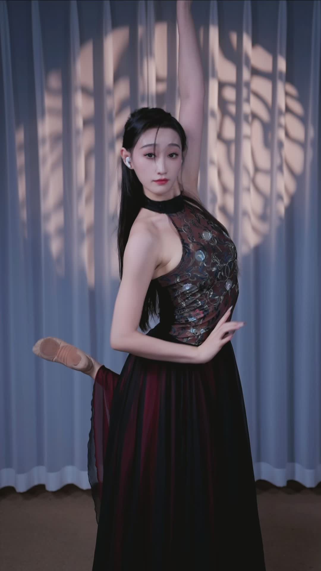 #柳云灿 #抖音 #舞蹈 #中国舞 @ikan_live 2024-10-31