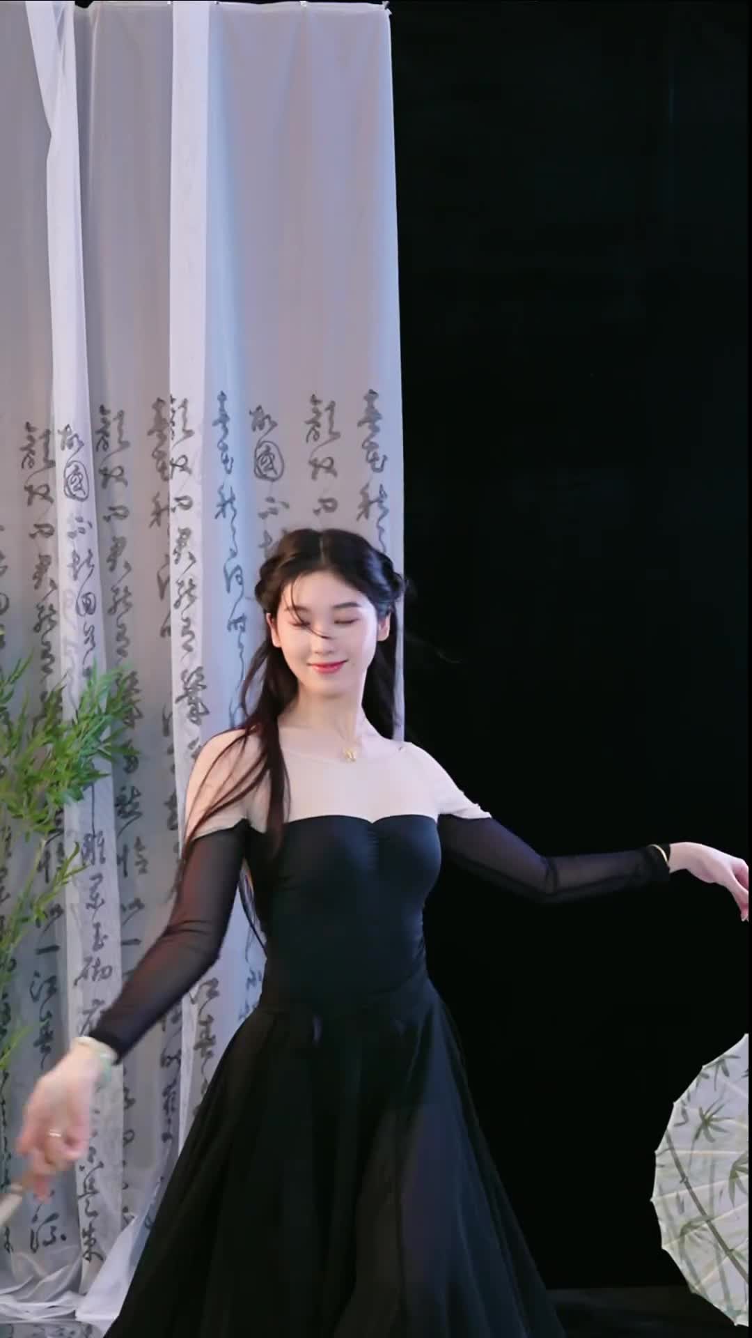 #徐婉婷 #抖音 #舞蹈 #中国舞 @ikan_live 2024-10-25