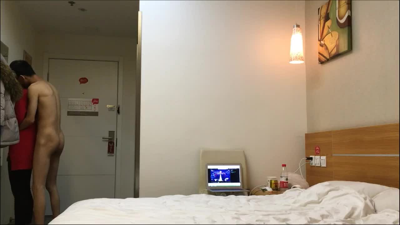 #经典 #电话 呆哥经典之红衣少妇，最后给疼哭了