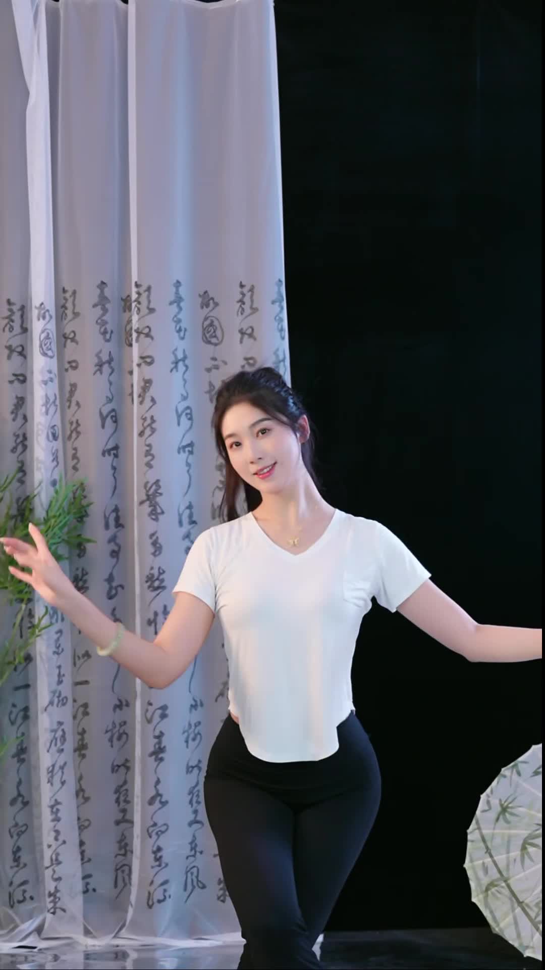 #徐婉婷 #抖音 #舞蹈 #中国舞 @ikan_live 2024-10-27