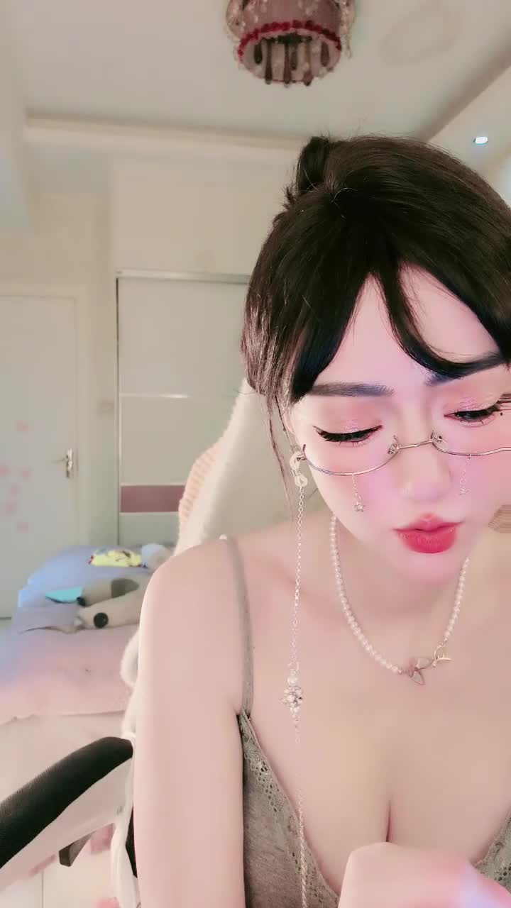 #网红尤物 和闺蜜一起双女激情
