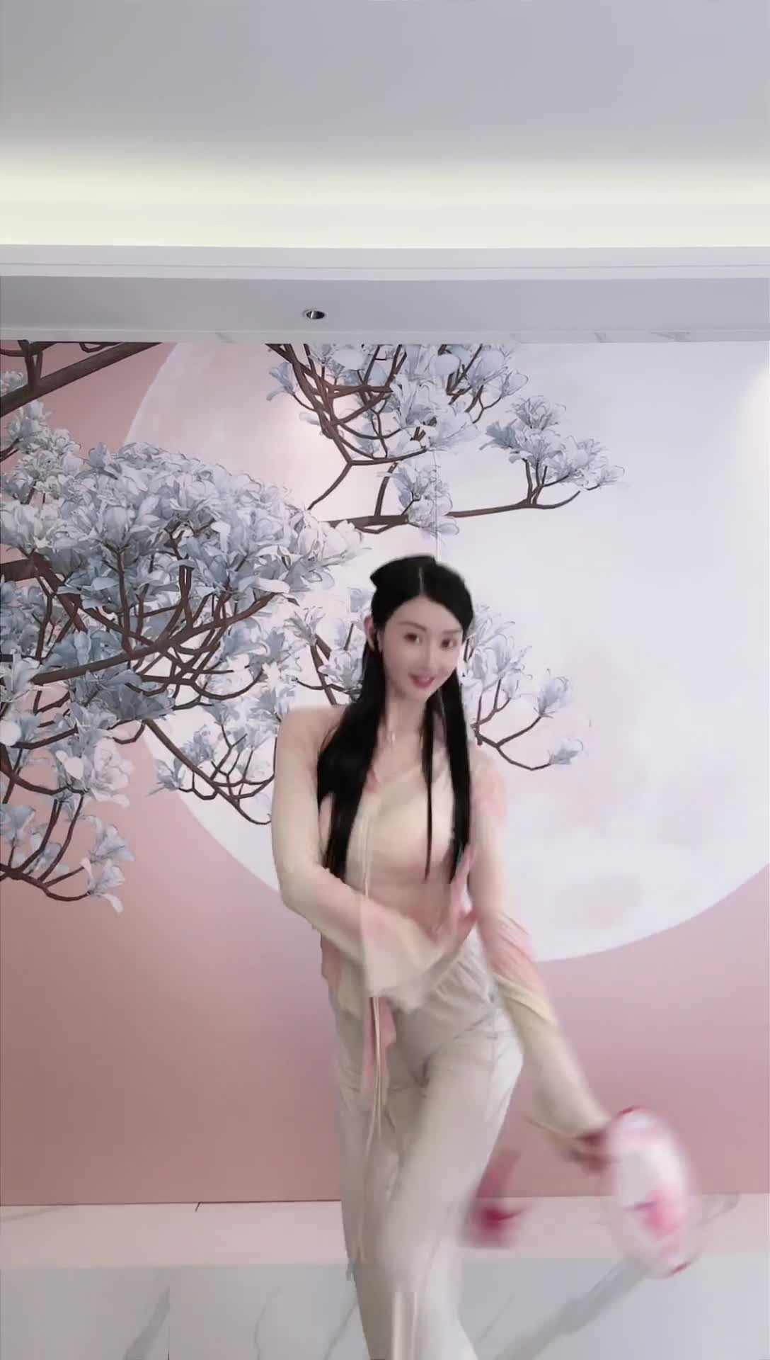 #中国舞_莹莹 #抖音 #舞蹈 #中国舞 @ikan_live 2024-11-02